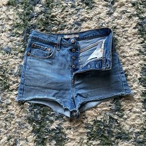 Levi’s Ribcage Short